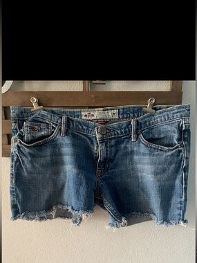 Hollister Blue Faded Frayed Denim Cutoff Shorts Size 7